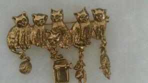 6 Gold Tone Cats Dangle Brooch
