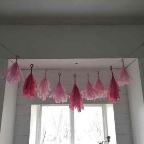 Shades of pink tassel Garland