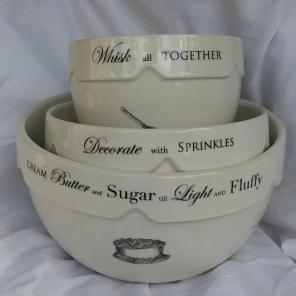 Magenta mixing bowl set