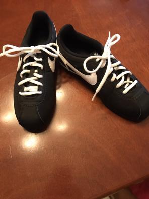 New Kids Nike Shoes Size 4 1/2 Women 6