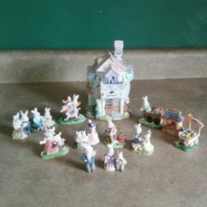 13 Pieces Easter Figures & Ceramic Shop