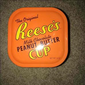 vintage reese's can