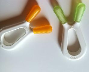 2 Zoli Bunny Teethers for Tickle