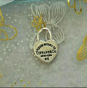 Tiffany&co vintage heart pendant