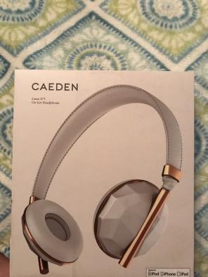 NWOT Caeden Linea No.1 On Ear Headphones