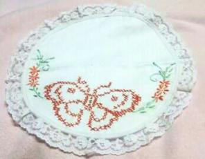 Vintage embroidery table scarf