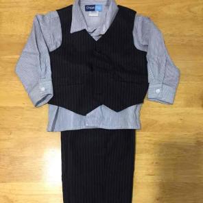 2T boys Navy pinstriped suit