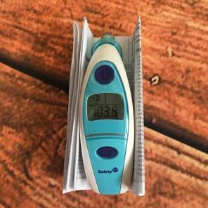 Ear thermometer