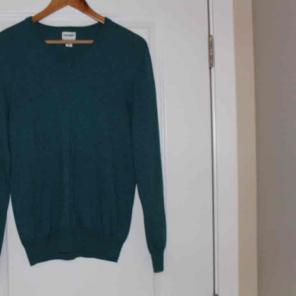 Men's Small V-Neck Sweater