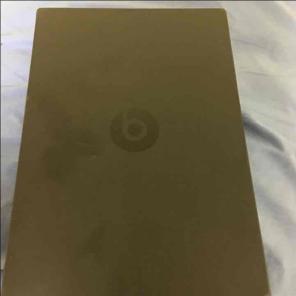 Beats solo wireless gloss white