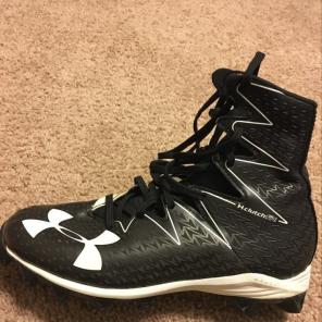 Football Cleats Slightly Used Size : 6.5