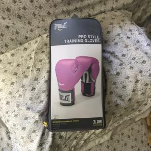 Everlast 12 Oz Boxing Gloves!!!