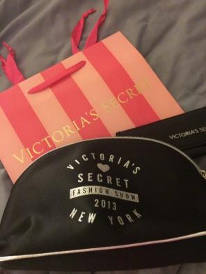 Victoria's Secret 2013 Cosmetic Bag NEW