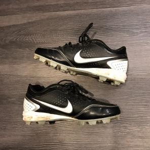 (7Y) Nike Softball Cleats