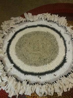 NEW HANDMADE CROCHETED THROW RUG