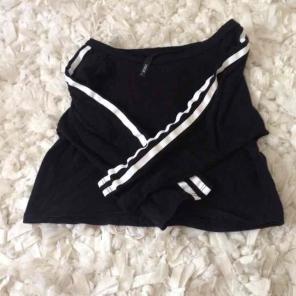 black and white stripes crop top