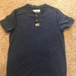 Men's Hollister Henley. Sz Medium