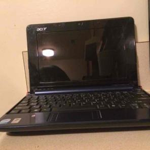 A small aspire one computer/acer