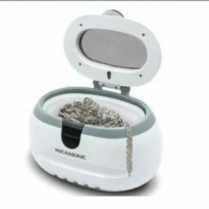 Jewelry & eyeglass cleaner