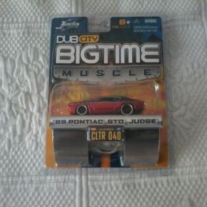 Collectible die cast '69 pontiac