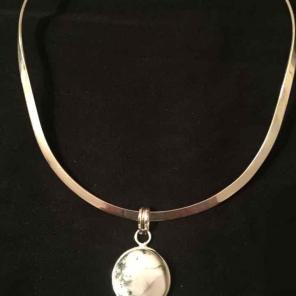 Rare Agate gemstone with silver Choker
