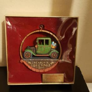 Vintage nostalgia ornament
