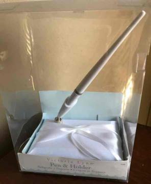 Victoria Lynn pen & holder