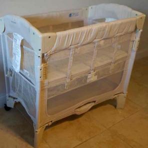 ARM'S REACH CONCEPT CO-SLEEPER BASSINET