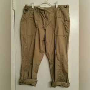 Old Navy cropped khakis Size 12 women's