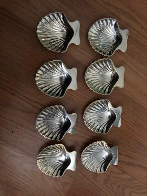 8 Metal Vintage Clam Shells