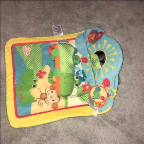 Baby tummy time play mat