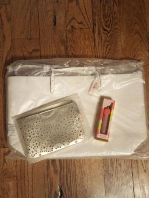 VS Bombshell Tote and Tease Flower