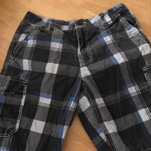 Young Men's Carbon Plaid Cargo Shorts