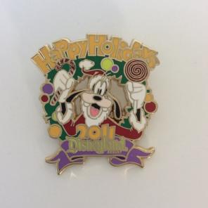 Happy Holidays 2011 Goofy Disney Pin