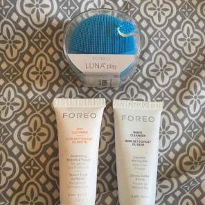 Foreo Luna Play and Cleanser Bundle