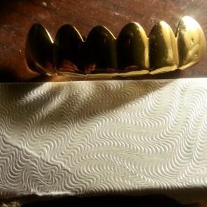 Hip hop gold grillz