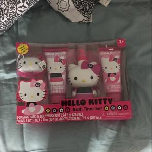 Hello Kitty Bath Time Set