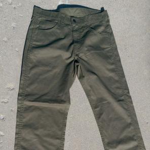 Levi's 30 x 32 Olive green pants