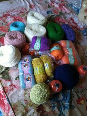 Lot of 24 yarns
