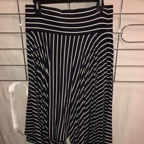 Cabi Twirl Skirt Size M