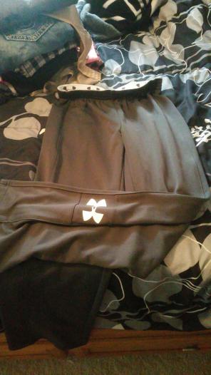 Ua small semi fitted sweat