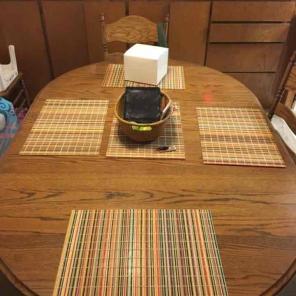 Solid Oak Table w/6 chairs and leaves