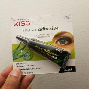 Kiss lash glue