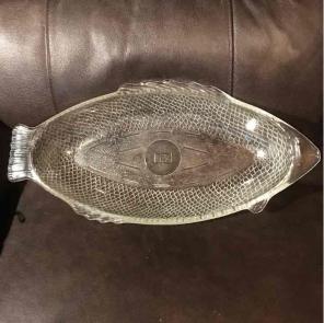 VINTAGE GLASS FISH SHAPED BAKING PLATTER