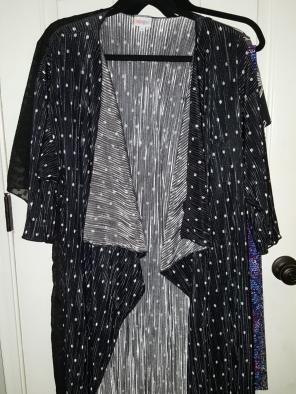 NEW LULAROE MEDIUM SHIRLEY POLKA DOTS
