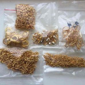 Gold chain and finding lot