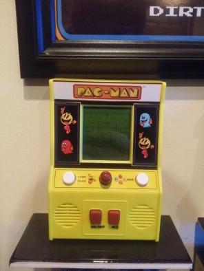 *LIKE NEW* Mini 0acman Retro Arcade Game