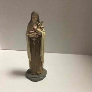 Saint Therese 8" statue /Santa Teresita
